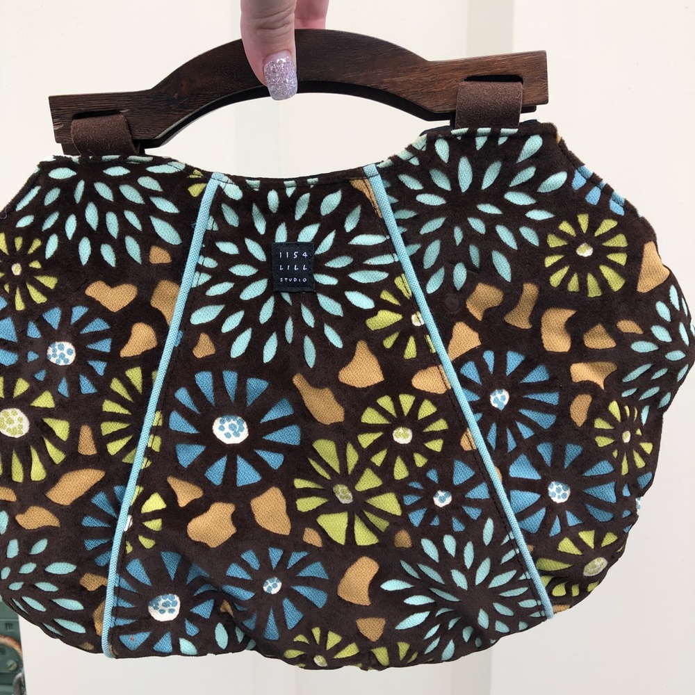 One of a kind reversible clutch